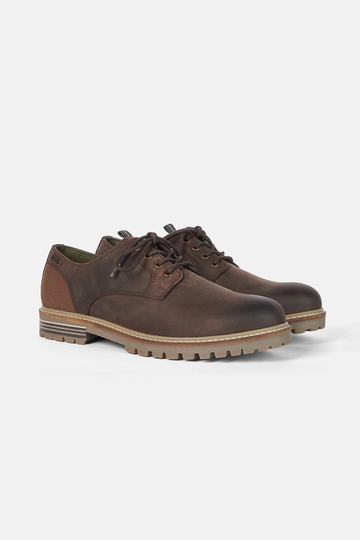 Derby-Schuhe aus Sandstein