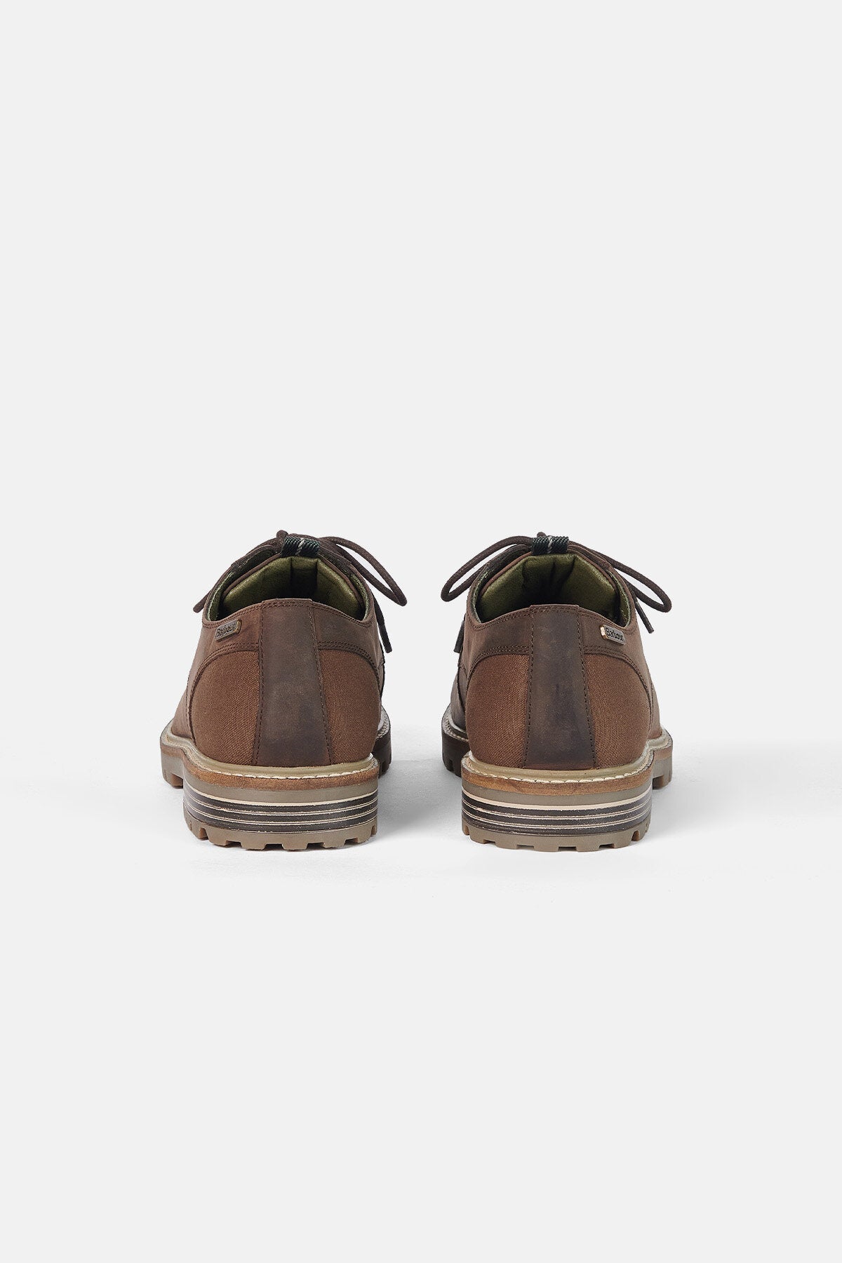 Derby-Schuhe aus Sandstein