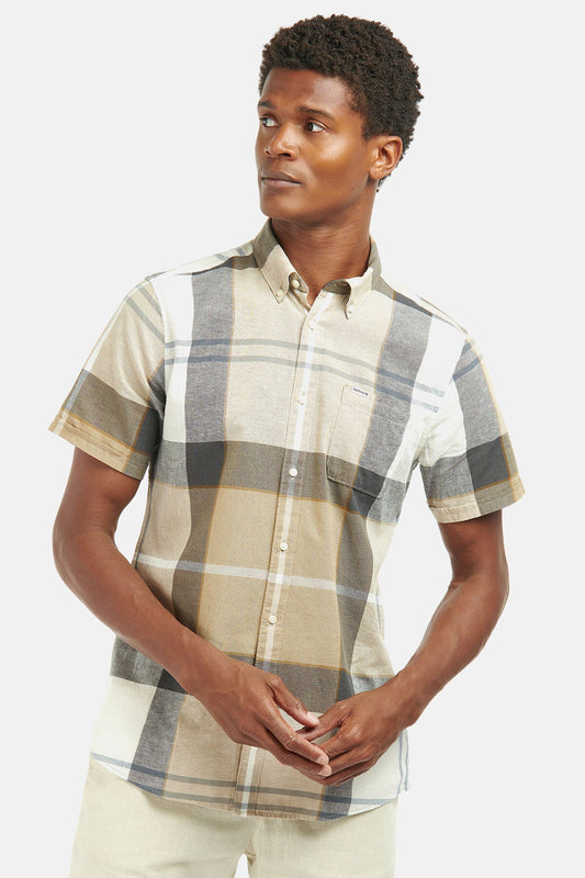Douglas Kurzarmhemd mit maßgeschneiderter Passform