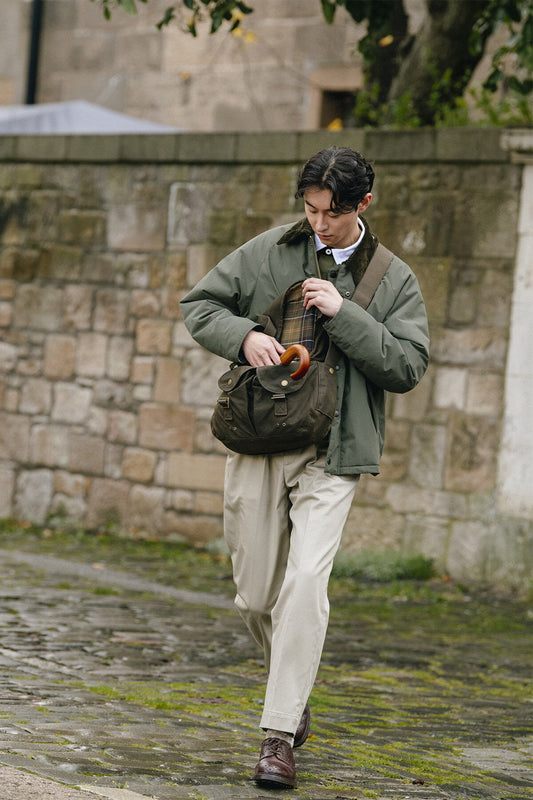 Ted Chino mit legerer Passform
