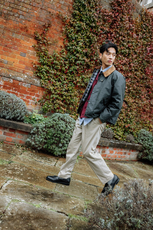 Ted Chino mit legerer Passform