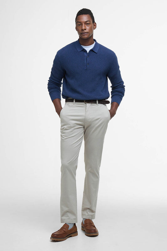 Leichte Stretch-Chinos mit Schneiderpassform