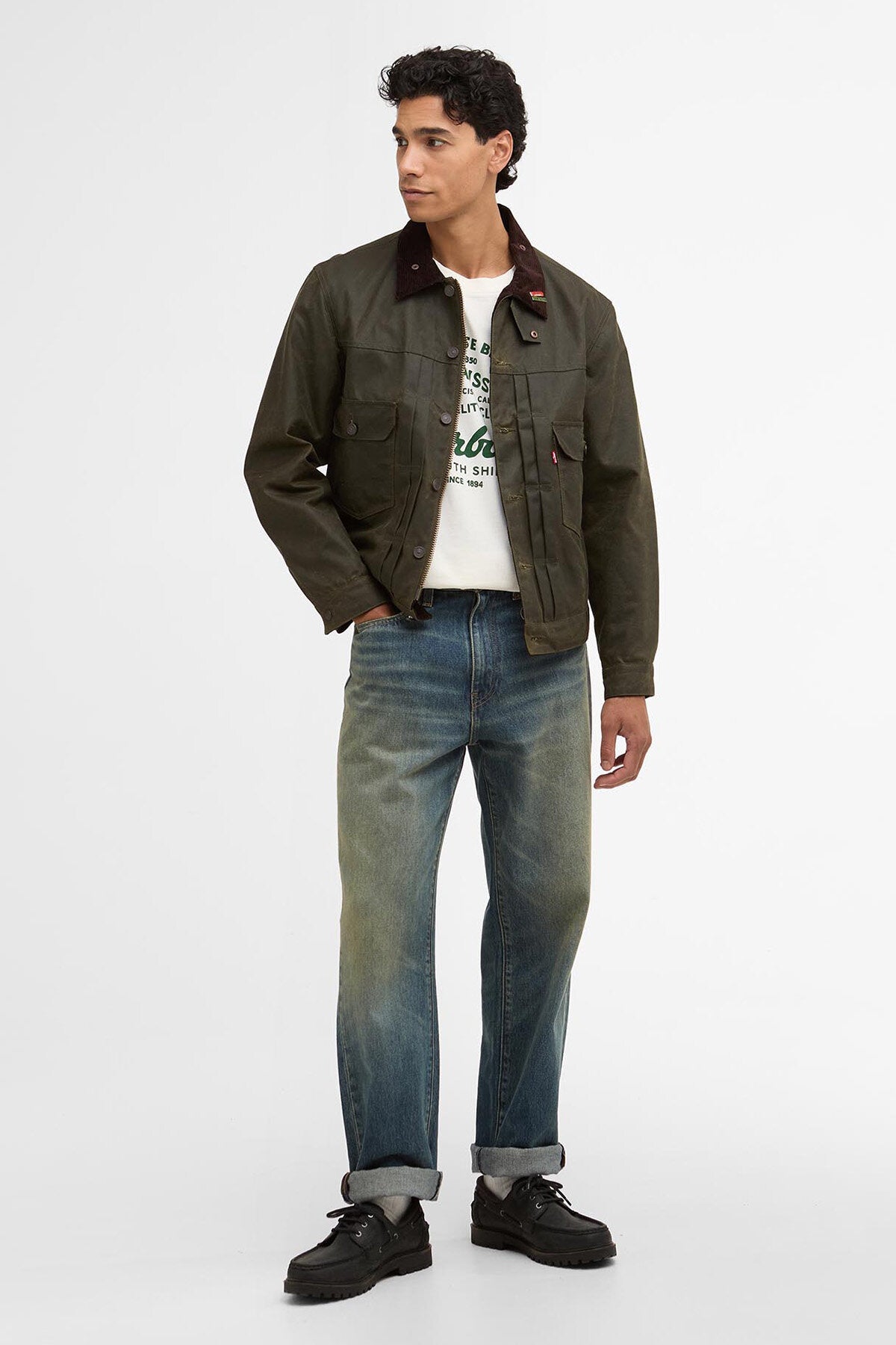 568 Locker geschnittene Jeans